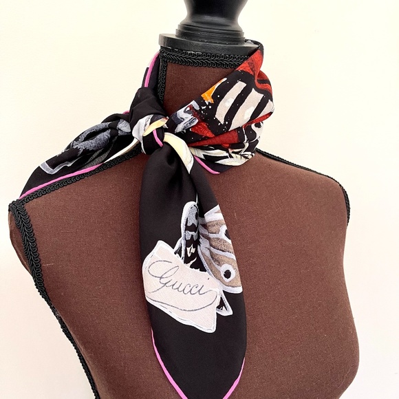 New Gucci Scarf Kris Knight Butterfly Floral Print Wrap with Gucci Gift Box - Picture 8 of 14